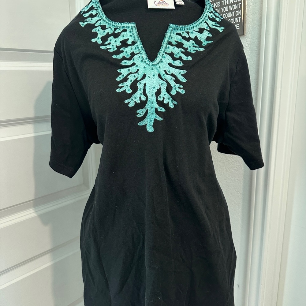 Quacker Factory Black Tee with Turquoise Detail